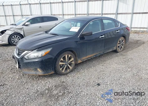 2017 Nissan Altima 3.5 Sl/3.5 Sr z USA, uszkodzony, nr VIN 1N4BL3AP2HC142458